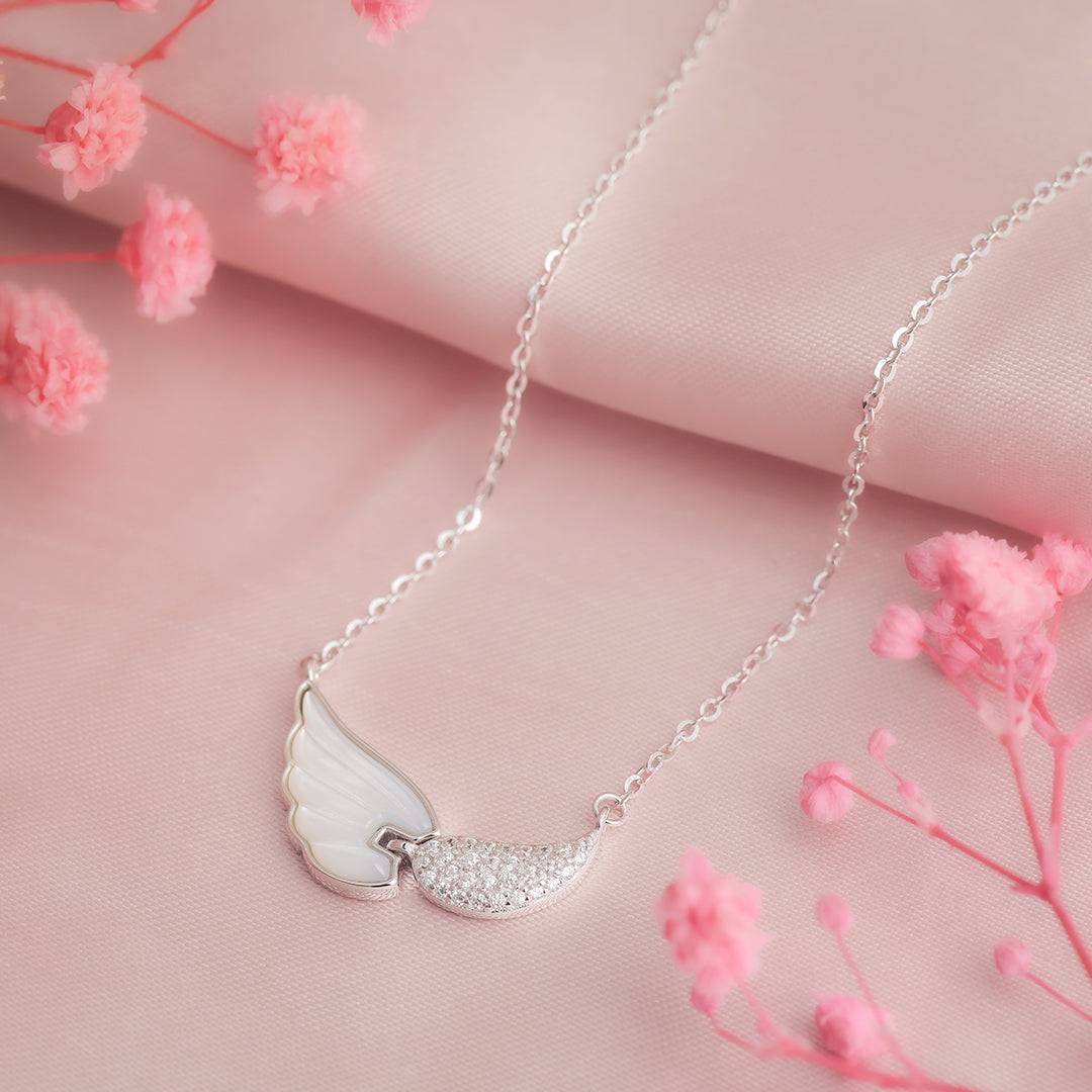 Seraphic Shine Silver Necklace with MOP