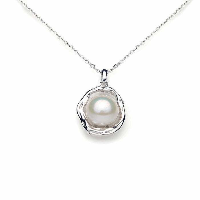 Silver Pearl in Oyster Pendant & Chain Amishka Jewels